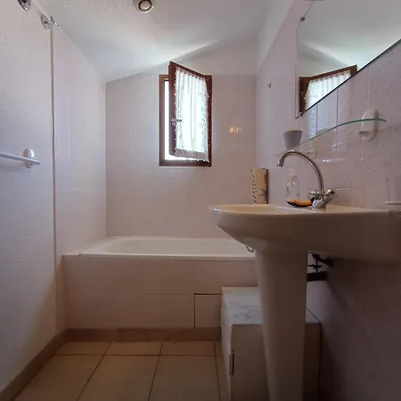 Holiday home Calme Climatisee Idealement Situee Port Centre